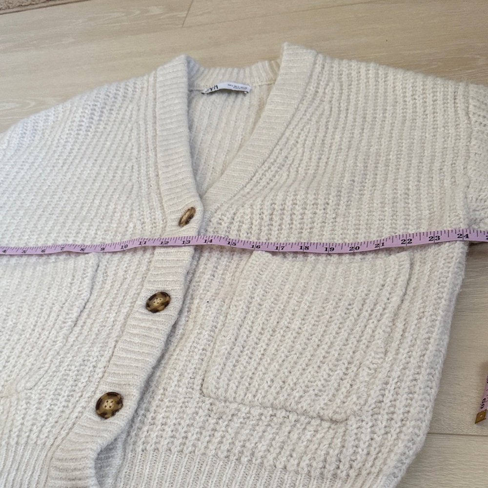 Zara Beige Knit Cardigan with Tortoise Buttons - Picture 5 of 8